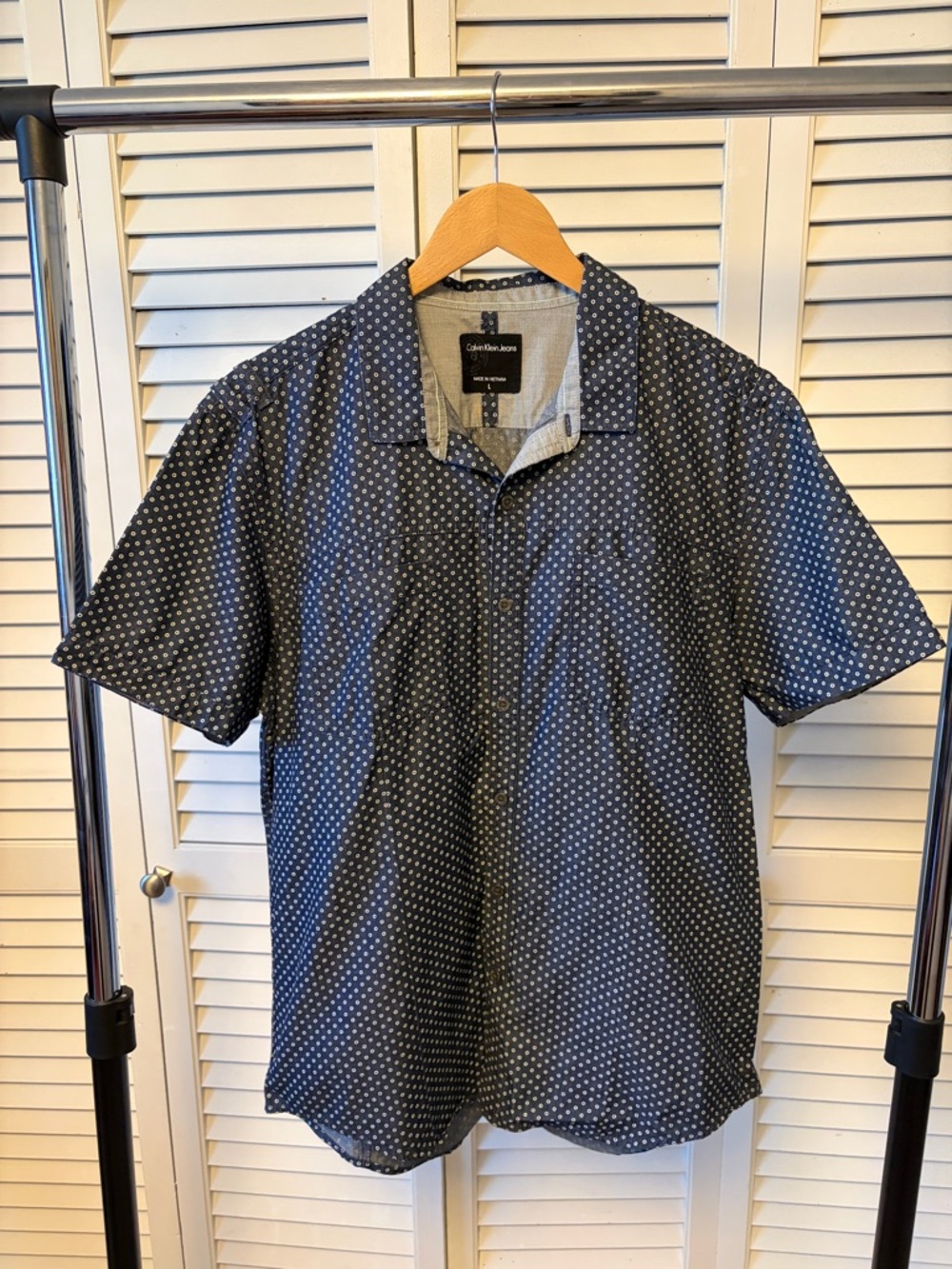 Calvin Klein Jeans Men’s Navy Dot Short-Sleeve Button Down Shirt